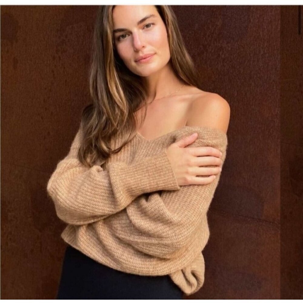 Aritzia Group by Babaton Tessin Sweater Size M